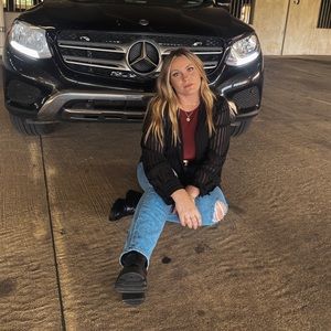 Meet your Posher, Olivia